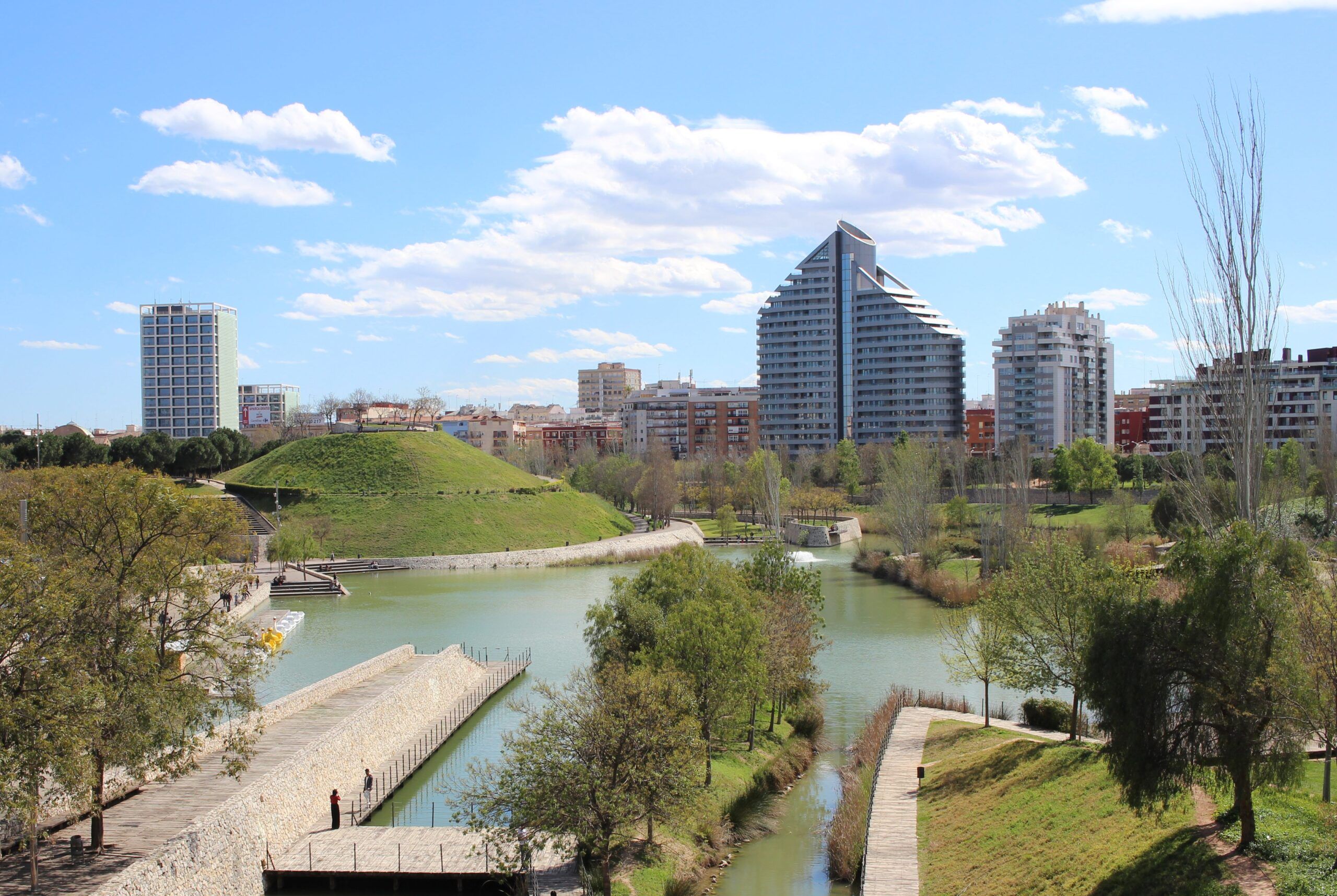 Overlooking the Cabecera Park from the bridge that leads to Bioparc Valencia