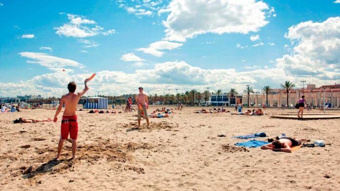 Are you looking for beaches with an atmosphere? Valencia is the perfect match for you!
