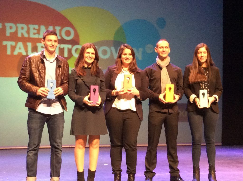 Estefanía y Ana, dos alumni CEU reciben el premio al Talento Joven