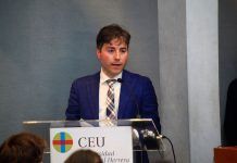 Un policy officer CEU en Bruselas
