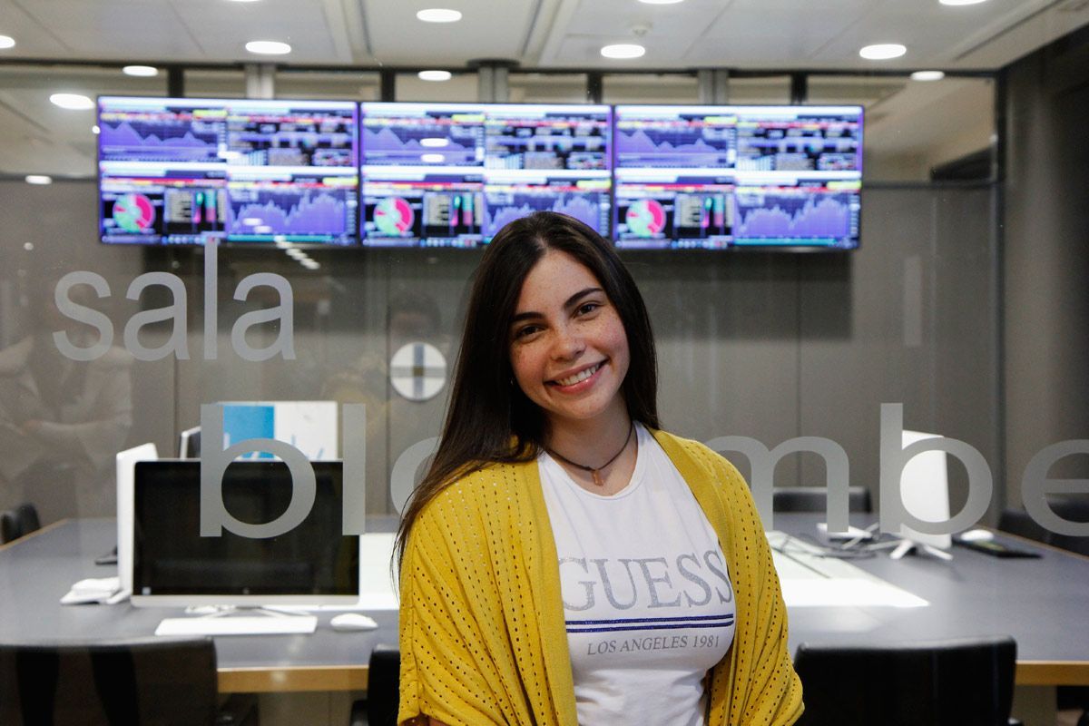 Bárbara comes from Venezuela and Studies a Dual Degree in Business and Marketing