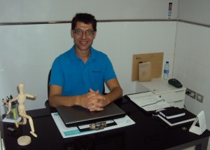 David Llorens en su clinica