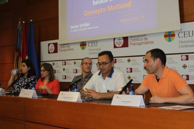 Mesa inaugural de la conferencia sobre el concepto Maitland