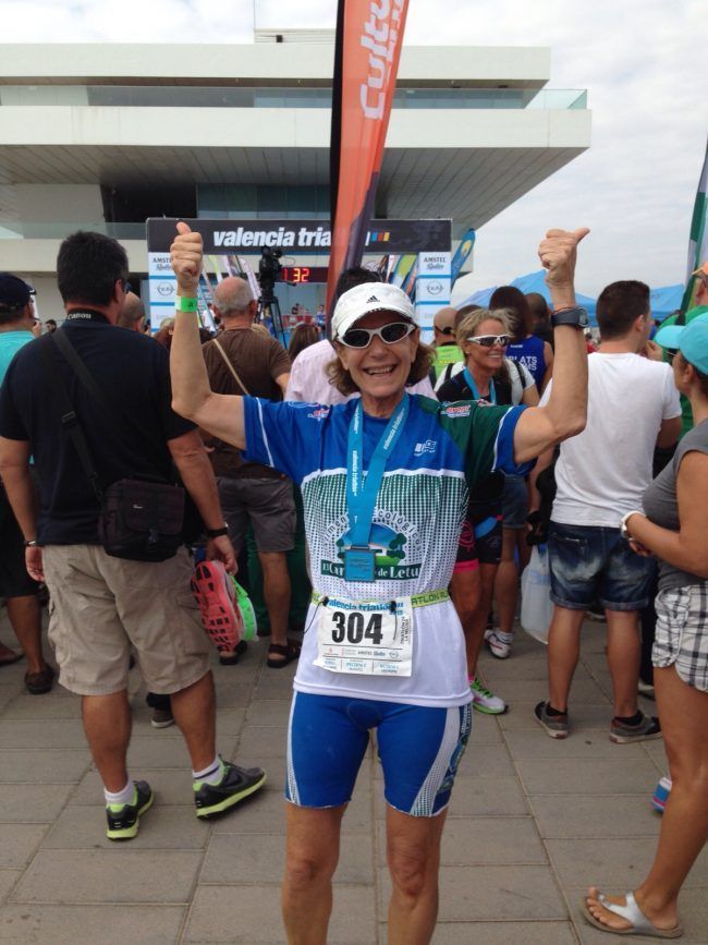 Ana Garés, profesora de Fisioterapia de la CEU-UCH, vencedora del Triatlón de Valencia de la Mujer