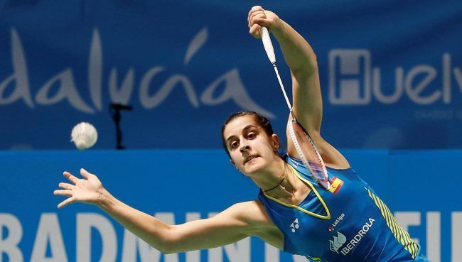 Carolina Marín desplegando su maravillosa motricidad en el campeonato europeo de bádminton celebrado en su Huelva natal. Fuente: El País