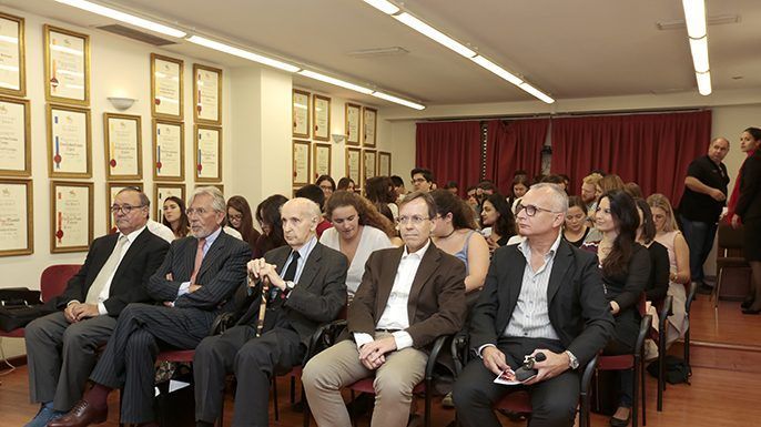 Los alumnos de segundo de medicina asisten a un concurso de cardiología
