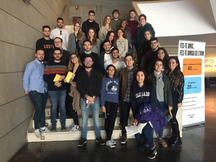Los estudiantes de Periodismo Cultural de la UCH celebran con el IVAM su 30ª aniversario