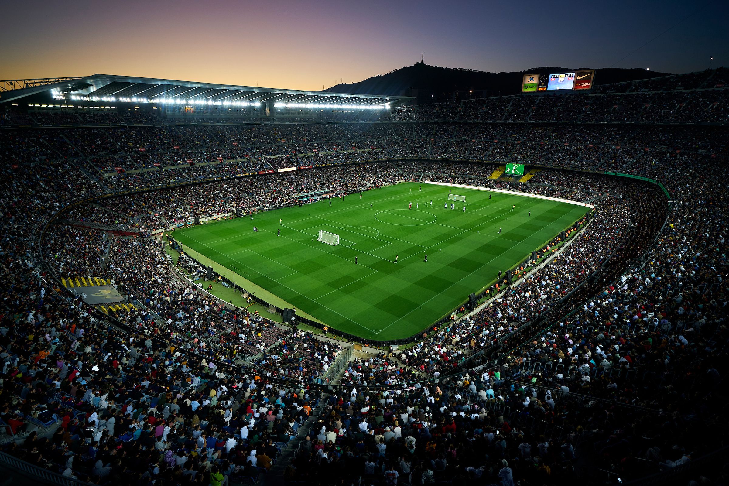 El Camp Nou congregó a más de 92.000 personas.