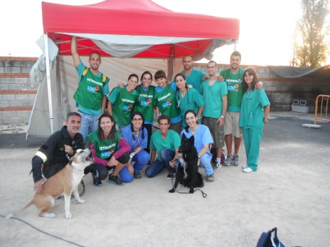 Alumnos de Veterinaria CEU en el Simulacro de actuación en Terremotos (Valencia)